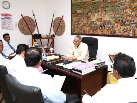 ඉදිකිරීම් ක්ෂේත්රයේ සම්බන්ධයෙන් පවතින පළාත් හා ජාතික මට්ටමේ ගැටලු සම්බන්ධයෙන් විශේෂ සාකච්ඡාවක්