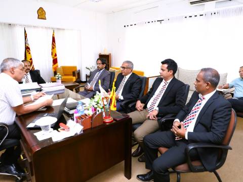 මධ්යම පළාත් ආණ්ඩුකාරවරයා හා සිල්වෙස්තර විද්යාලයේ ආදි ශිෂ්ය සංගමය අතර සාකච්ඡාවක්