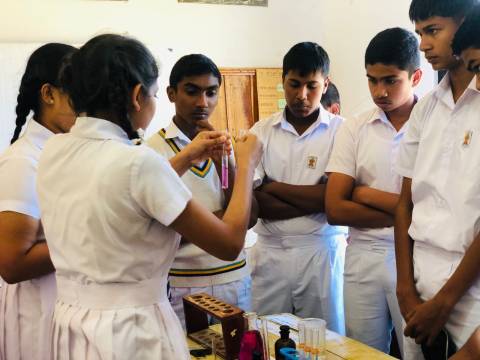 කොත්මලේ ගාමිණී දිසානායක ජාතික පාසලේ විද්යා ප්රදර්ශනයක්