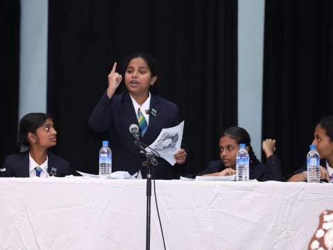 කඳුරට කුසලාන මධ්යම පළාත් පාසල් විවාද තරගාවලියේ ශුරතාවය මහනුවර විද්යාර්ථ විද්යාලය හිමිකර ගනී.