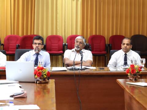 ලිදුල දිස්ත්‍රික් රෝහල හා කළගන්වත්ත ප්‍රථමික වෛද්‍ය ප්‍රතිකාර ඒකකය පවතින ස්ථානයන්හිම නවීකරණයට........