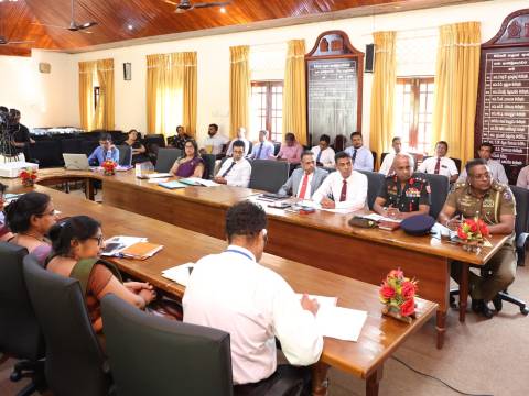 ආපදා සම්බන්ධයෙන් ගෙන ඇති පියවර පිළිබඳව සාකච්ඡාවක්