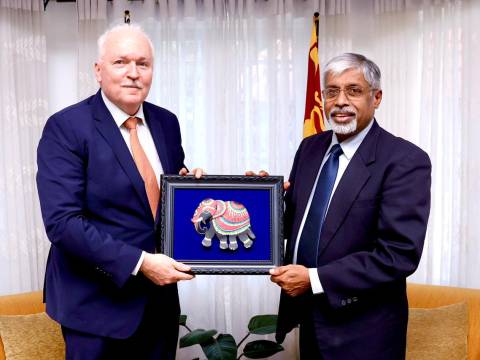 ආණ්ඩුකාරවරයා සහ නෙදර්ලන්ත තානාපති  අතර හමුවක්