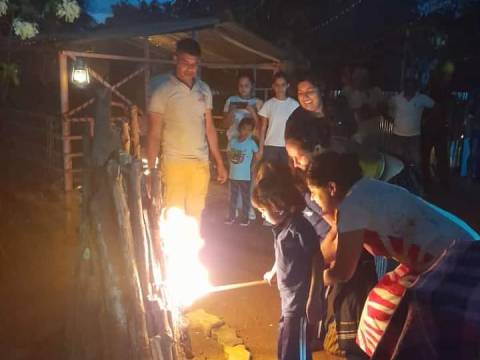 ගලගෙදර පෙර පාසැල මගින් සංවිධානය කරන ලද රාත්රී කදවුරක්.